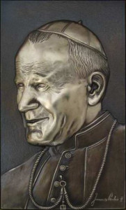 Relief - twarz św. Jana Pawła II, srebrzony lub patynowany