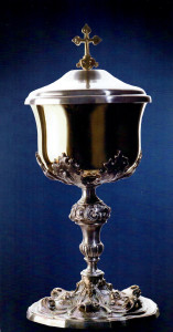 Puszka liturgiczna w stylu barokowym