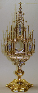Monstrancja gotycka, mosiężna polerowana lub złocona, wysokość 55,5 cm