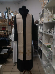 Stuła ecri ze złotym krzyżem.jpeg