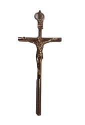 Krzyż wiszący z pasyjką złoty.jpg