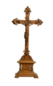 Krzyż stojący, rzeźba drewniana, wysokość 58 cm