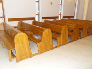  Ławka kościelna z oparciem