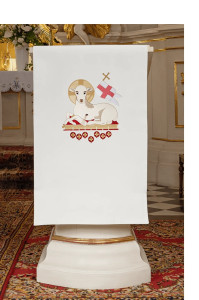 Obrus na lektorium z motywem Baranka Eucharystycznego