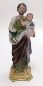 Figurka -  Józef z dzieciątkiem, wysokość 20 cm 