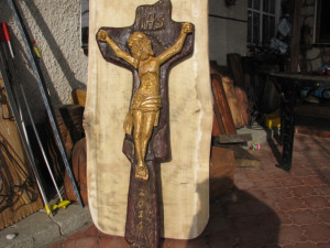 Jezus Ukrzyżowany - płaskorzeźba ręcznie wykonana w drewnie
