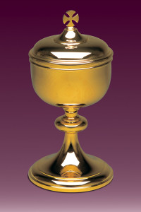Puszka liturgiczna, mosiądz złocony, różne rozmiary