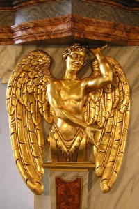 Anioł - rzeźba w drewnie na zamówienie