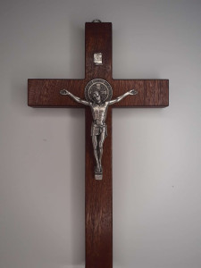 Krzyż drewniany na ścianę 26cm