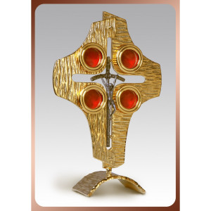 Relikwiarz 4-kapsułowy z krzyżem, mosiężny, złocony, wysokość 31 cm