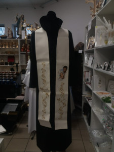 Stuła kapłańska haftowana z wizerunkiem  Świętej Rodziny