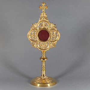 Relikwiarz z krzyżem, mosiądz złocony, wysokość 33 cm