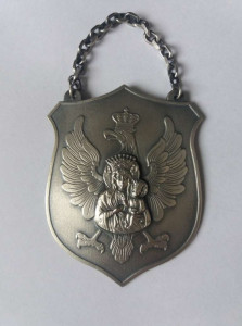 Ryngraf srebrny z Matką Boską Częstochowską i orłem w tle