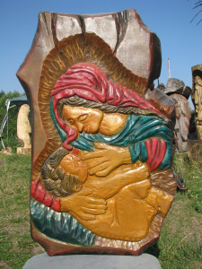 Matka Boska Karmiąca - płaskorzeźba w drewnie