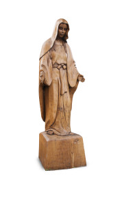 Rzeźba Matki Boskiej, wysokość około 3 m