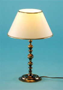 Lampa stojąca, mosiądz patynowany, wysokość 37 cm