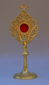 Relikwiarz z krzyżem, do wyboru mosiądz, mosiądz srebrzony lub złocony, wysokość 33 cm