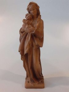 Figura Matka Boska z dzieciątkiem , rzeźba drewniana bejca, wysokość 20cm 