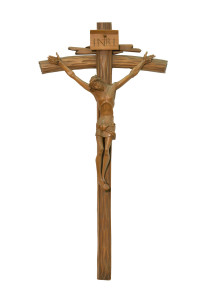 Krzyż z pasyjką, drewniana rzeźba bejcowana, wysokość 58 cm