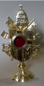 Relikwiarz papieski mosiężny, srebrzony, złocony, wysokość 26 cm